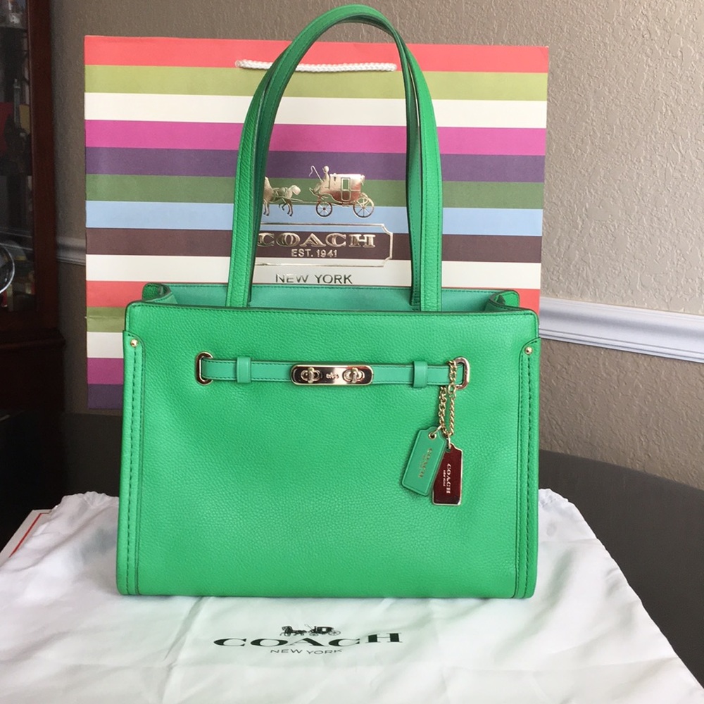 AUTHENTIC COACH SWAGGER TOTE 34915
